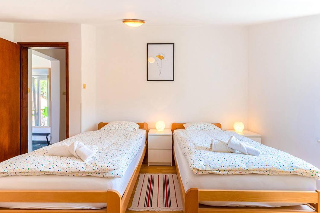 Apartmani Utmar Црес Экстерьер фото